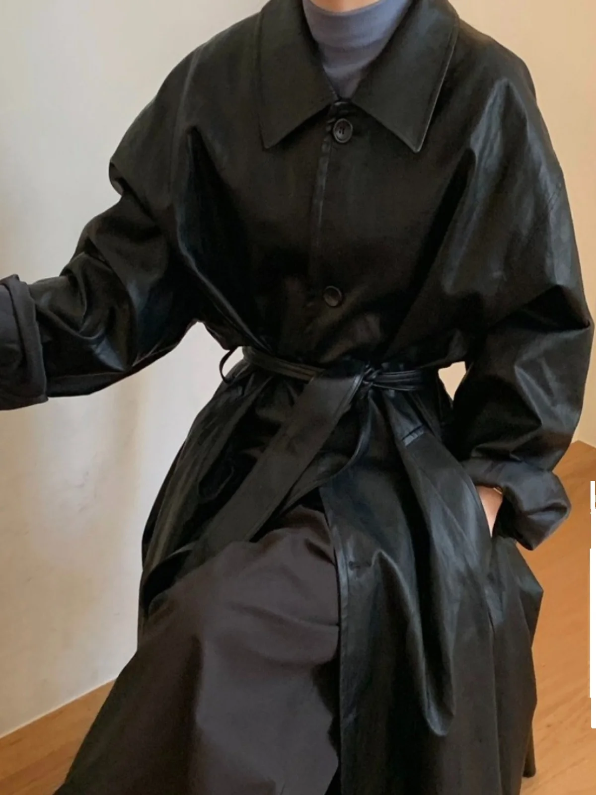 

Chic Vintage Long Leather Jacket Women's Autumn Fashion Hong Kong Style Belted Waist Cinched Collar Black High-End Feel Coat