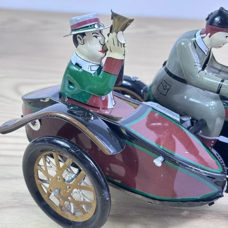 [Divertente] Collezione per adulti Giocattolo a carica retrò Metallo Tin man Giro un triciclo Giocattolo meccanico Figure giocattolo a orologeria modello regalo per bambini