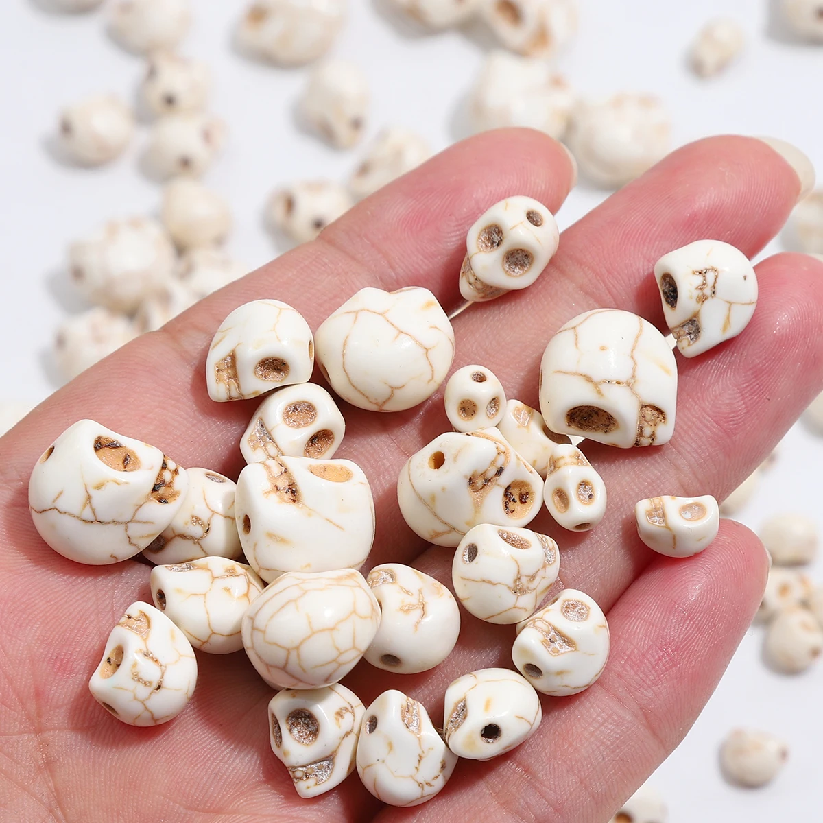 29-46pcs Synthetic Turquoise Beads White Retro Skull Shape Skull Loose Spacer Beads DIY Halloween Bracelet Necklace Jewelry Maki