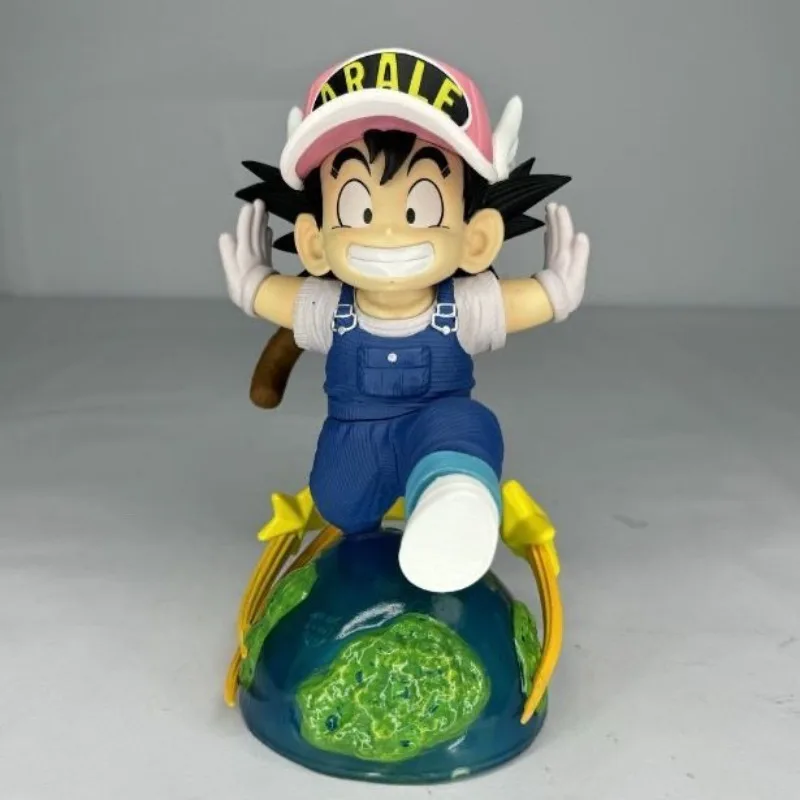 Figura de acción de Bandai Dragon Ball de cómics japoneses, estatua de Son Goku para correr en la infancia, modelo de decoración, colección de adornos de escritorio