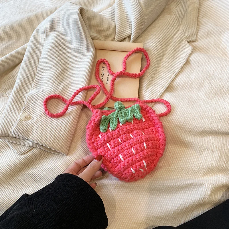 New Handmade Crocheted Children's Plush Coin Purse Cartoon Cute Girls Strawberry Crossbody Bag Winter Mini Shoulder Bag