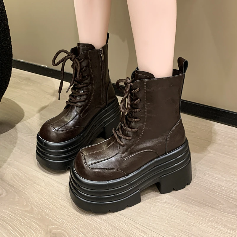 

Женские ботильоны в стиле панк, кожаные армейские мотоциклетные ботинки на толстой подошве, новинка 2025, осенне-зимние зимние туфли на высокой платформе, 10 см