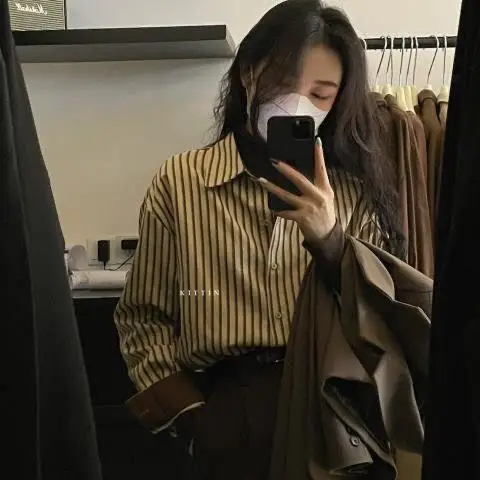 

Свободная полосатая рубашка для женщин: новая модель весна-осень, с длинным рукавом, в стиле lazy fashion, универсальная верхняя одежда, топ, создающий особую атмосферу