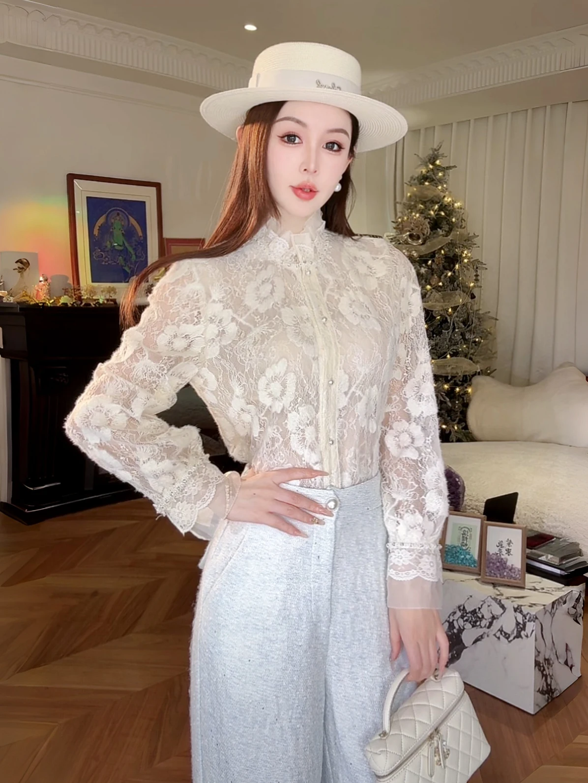 

Элегантная блузка с кружевной вышивкой и воротником-стойкой от Yuxiao Xiang, коллекция Весна 2026, повседневный стиль, свободный крой, длинный рукав, полиэстер