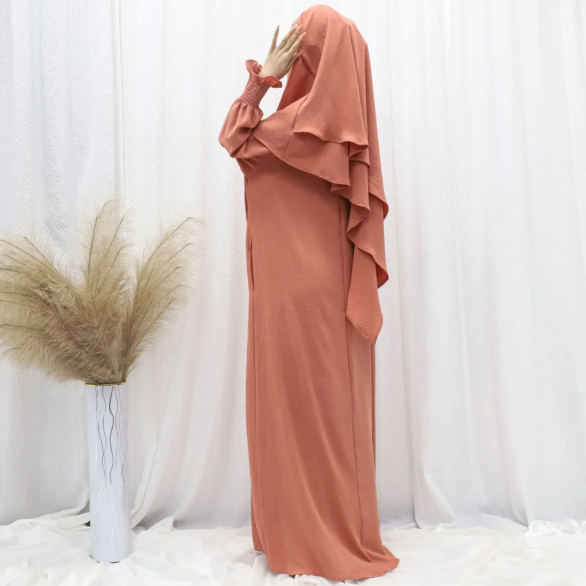 

Dubai Turkey Vintage Solid Color Polyester Abaya Jalabiya Casual Elegant Luxury Summer Featuring Stylish Design Abaya Dress