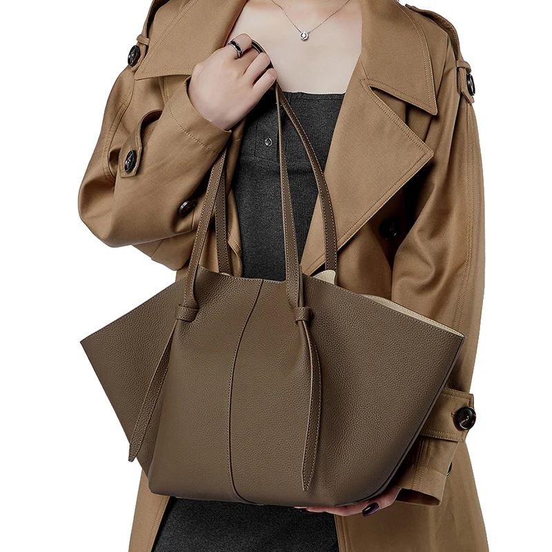 Stylish Women's Cowhide Tote - Large Capacity Genuine Leather Bag