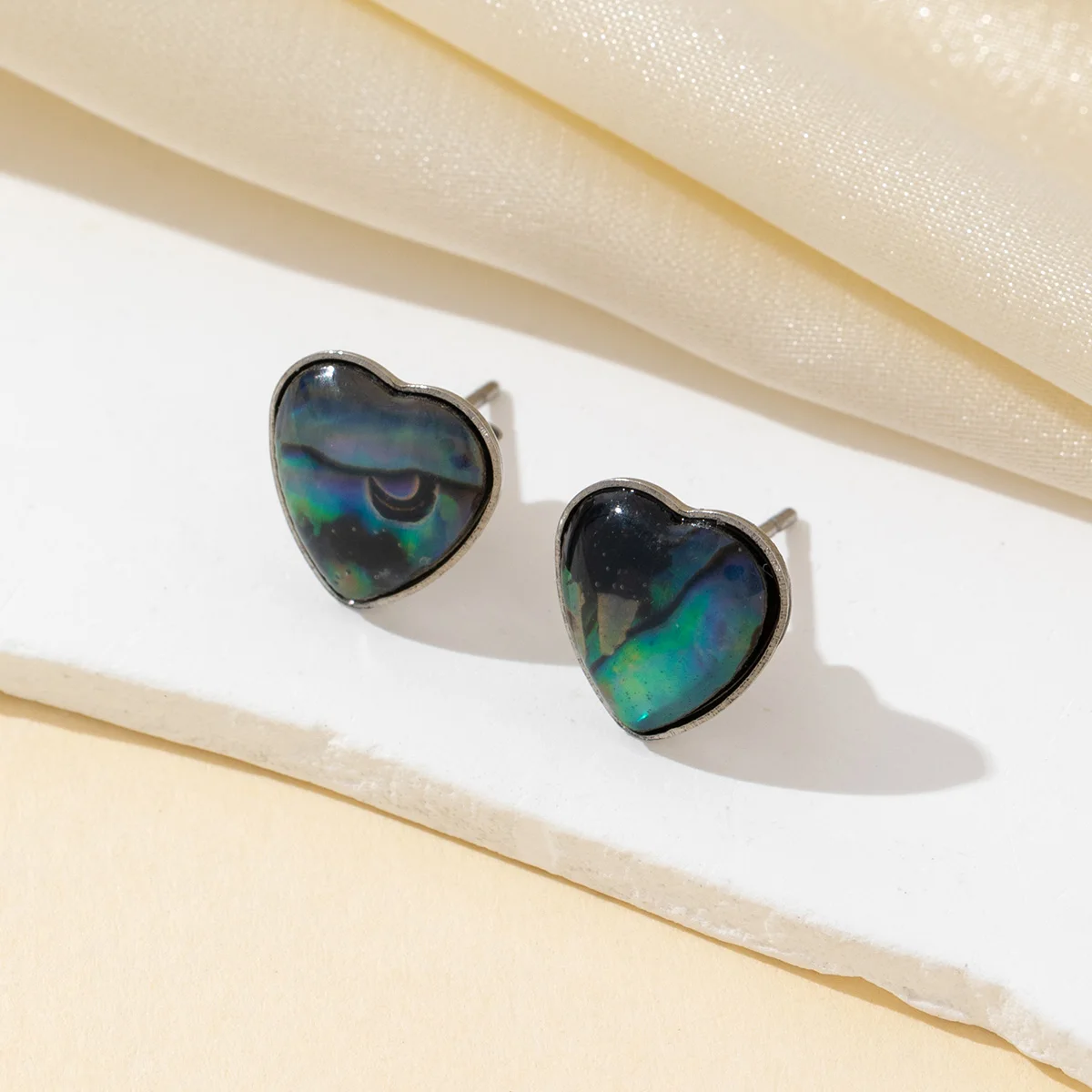 2pcsNatural Shell Blue Purple Heart Shape Exquisite Charms Ceremonial Place Jewelry Making DIY Stud Earring Necklace Accessories