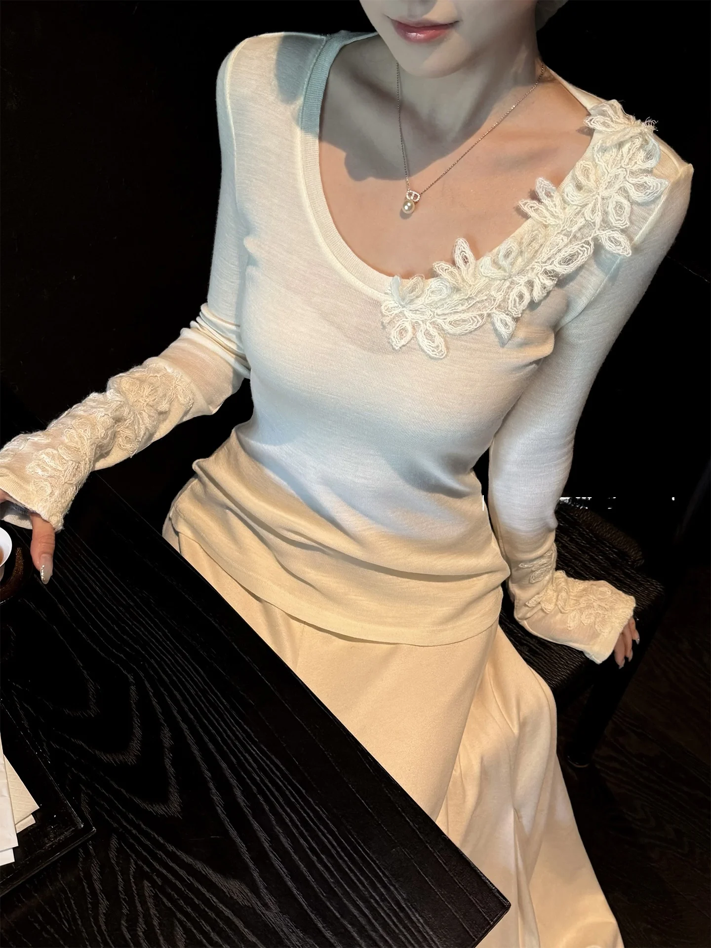 

Женская футболка WAYMODE ручной работы с кружевными вставками из шерсти, удлиненная, новая коллекция ранней весны, нежная, универсальная, стройнящая фигуру