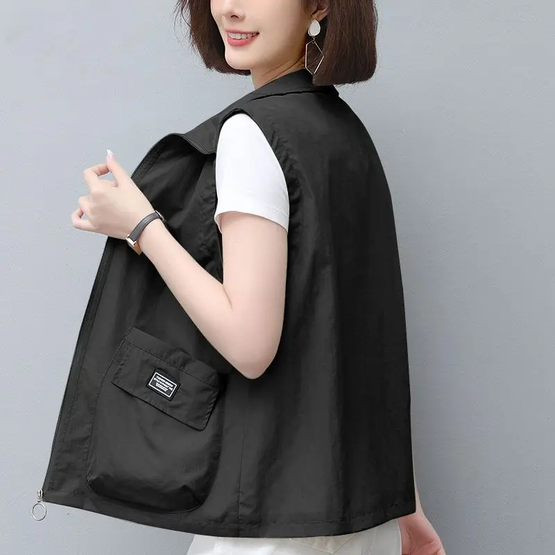 Fashion Lapel Spliced Pockets Zipper Sleeveless Shirt Women's Clothing 2023 Summer New Oversized Casual Tops All-match Blouse