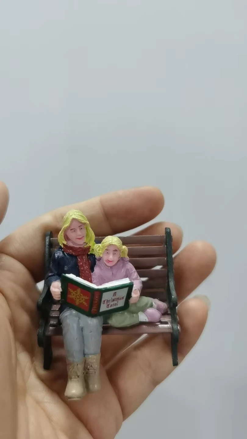 Resin figure mental psychological sand table game box court therapy  mother  and daughter sitting reading