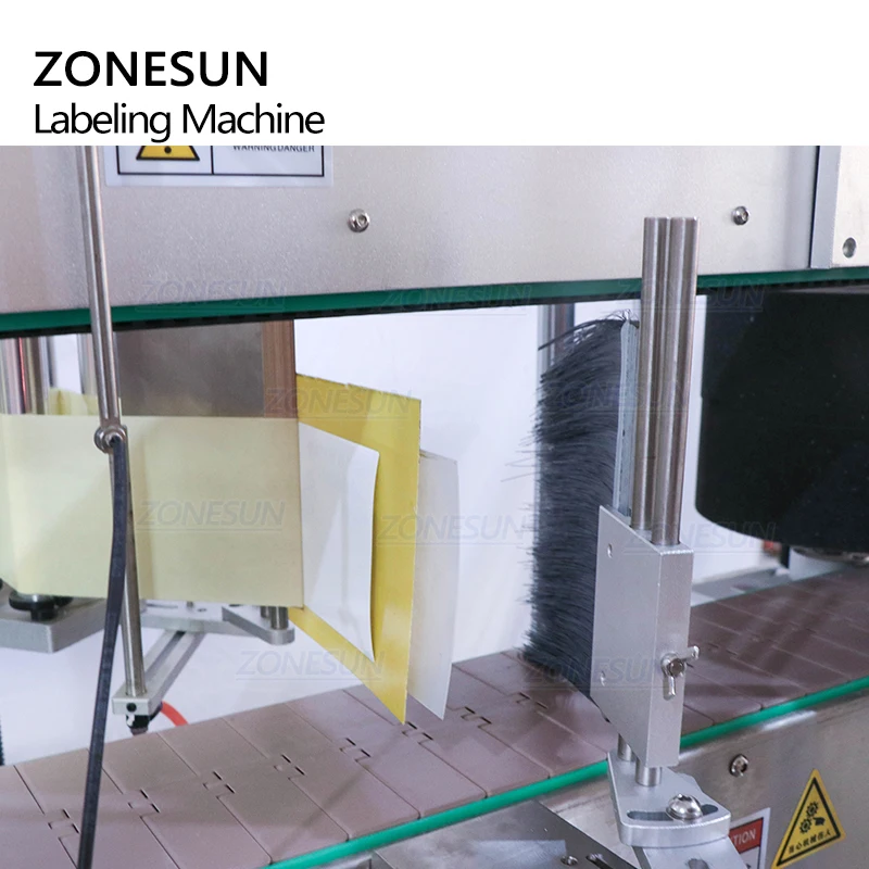 ZONESUN Automatic Vertical Type Three Side Square Machine Oil Wine Bottle Labeling Machine Label Sticking Machine