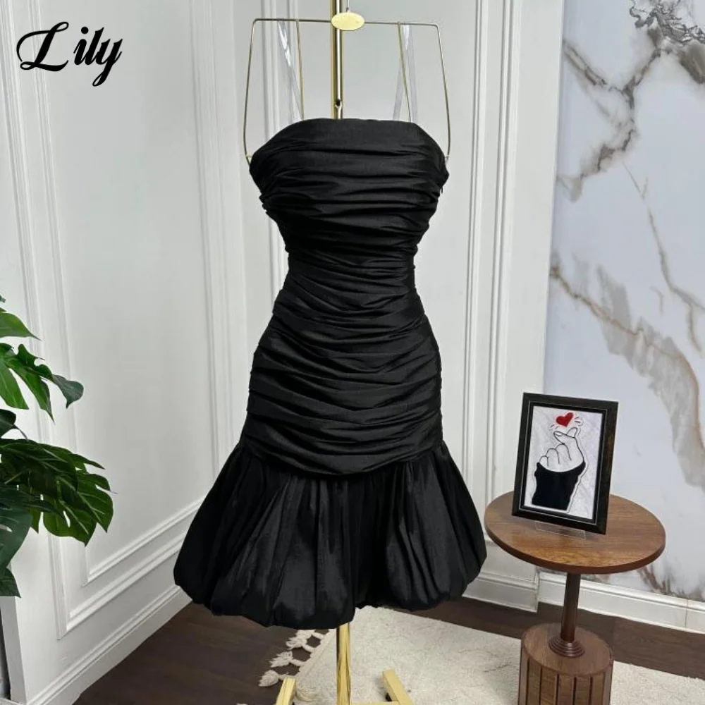 

Lily Black Simple 프롬 드레 Strapless Homecoming Dresses Corset Back Party Dress with Pleats Dress for Special Event Customized