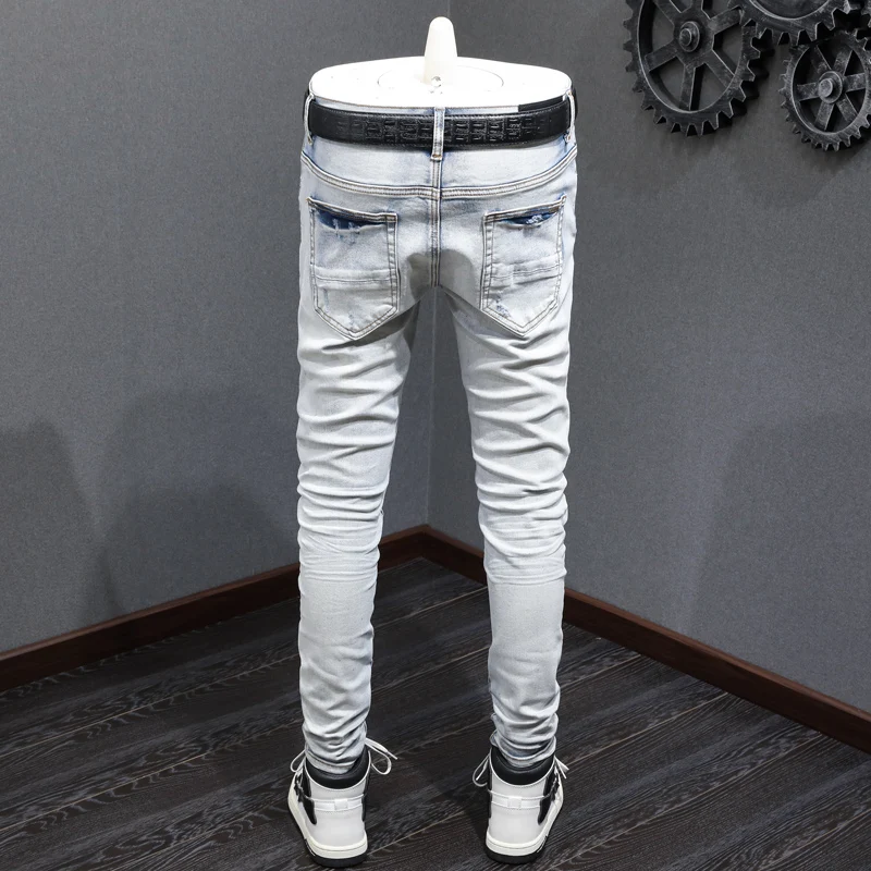 Fashionable new men's jeans with wrinkles, nostalgic stretch, slim fit, perforated patches, washed light blue jeans, hombreY2K
