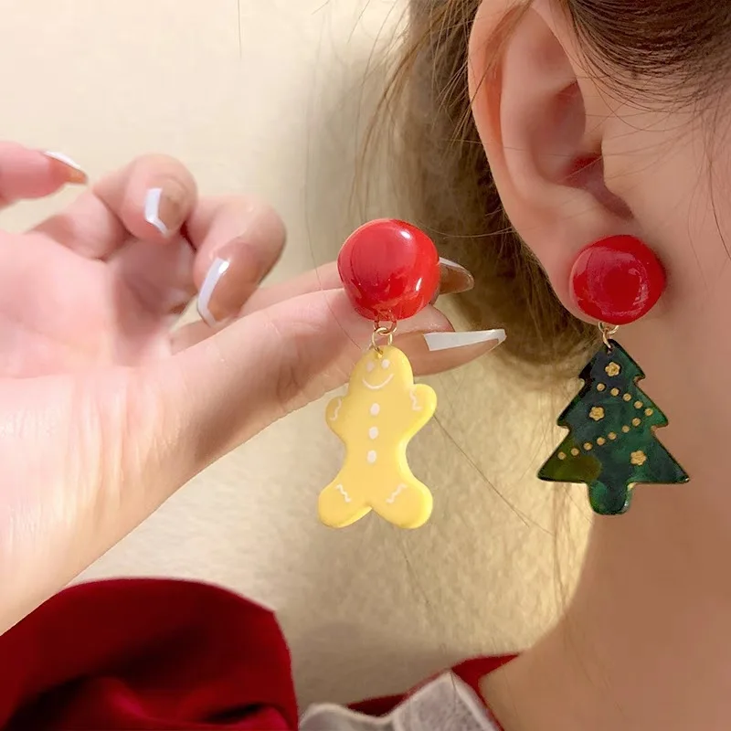 

Purely handmade Christmas Series Cute Asymmetric Earrings, Niche Design Autumn Winter New Earrings, Trendy Festive Ear Jewelry