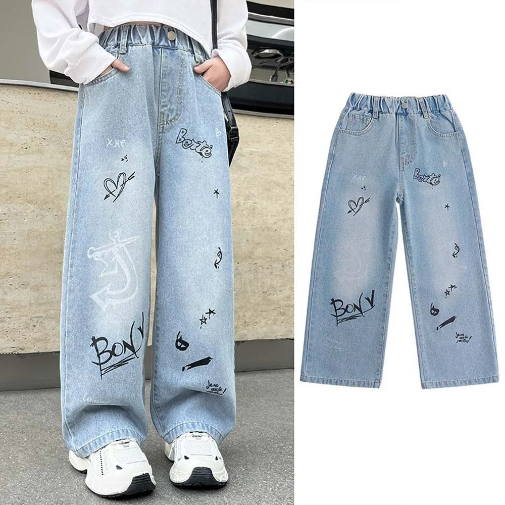 

Детские джинсы с английскими буквами, прямые синие джинсы с граффити для девочек-подростков, джинсовые брюки с высокой талией в корейском стиле для девочек, весна-осень