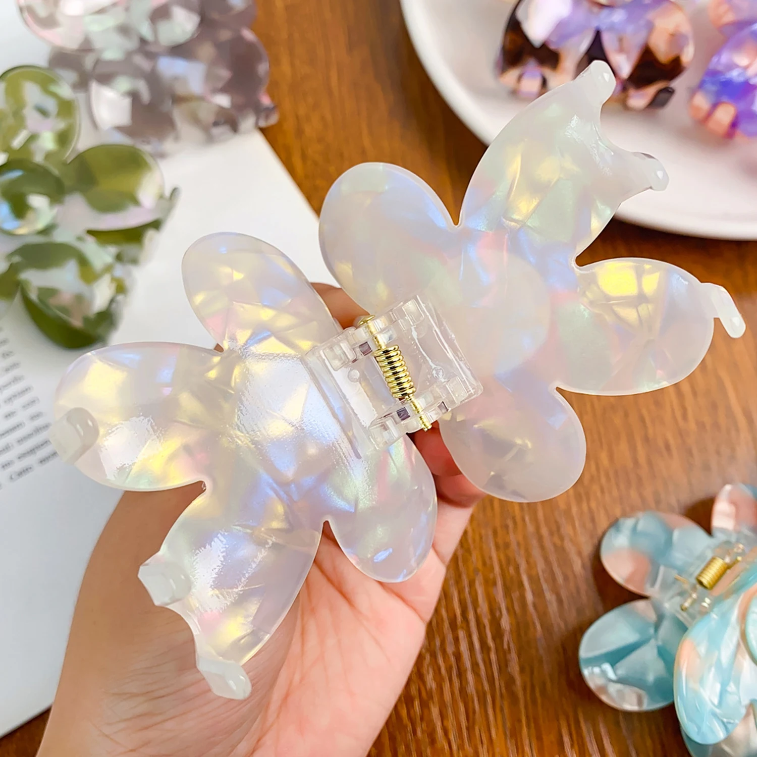 Korea Fashion New 7*6cm Hair Claw Clip Accessories For Women Girl  Shining Shape Flower Hair Clip Sweet Hairpins