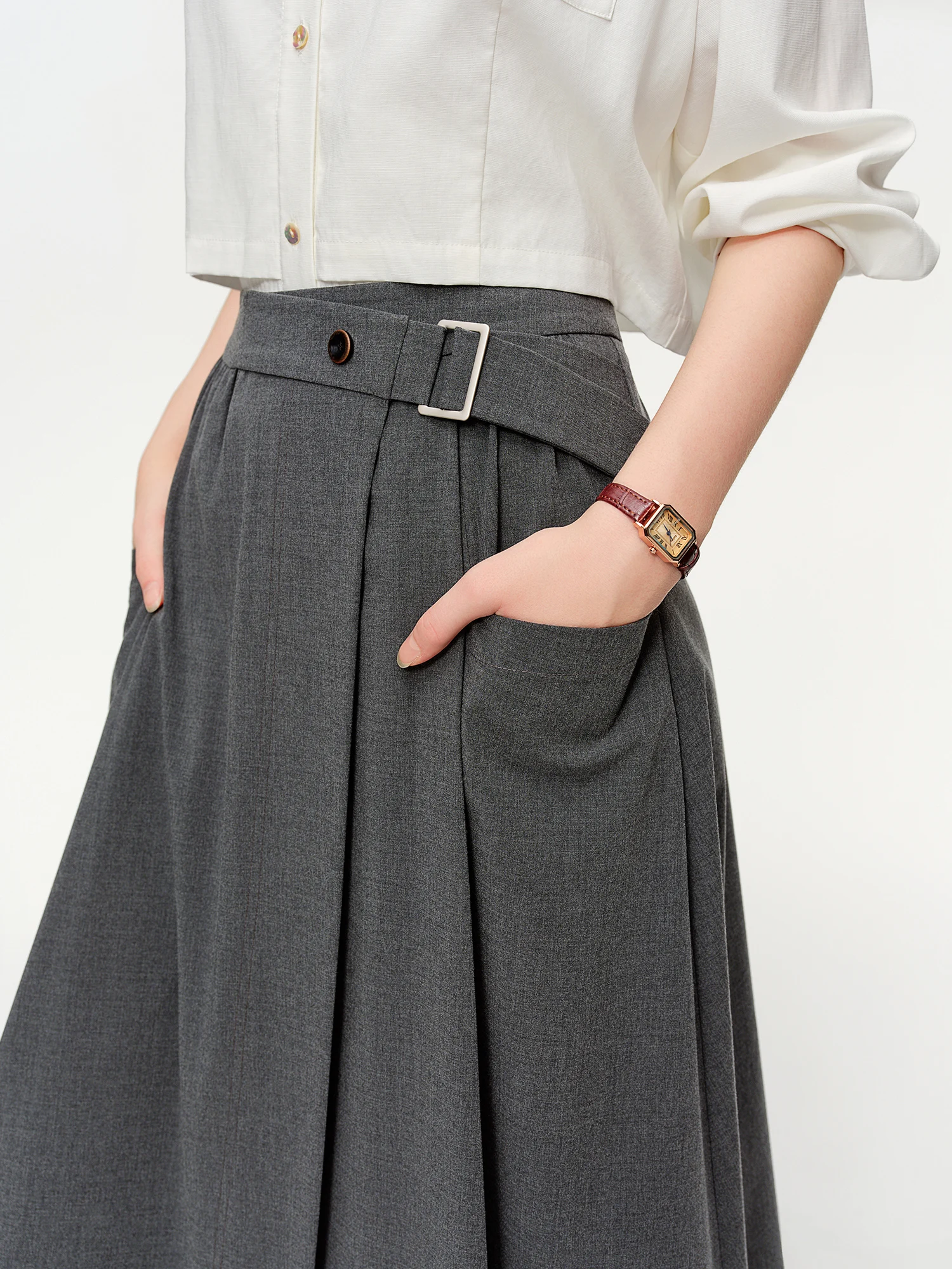 DUSHU Hoge taille afslankende midi-rok Nieuwe lente 2026-stijl Grijs Halverwege de kuit Effen Eenvoudig geplooid Woon-werkverkeer All-match Koreaans