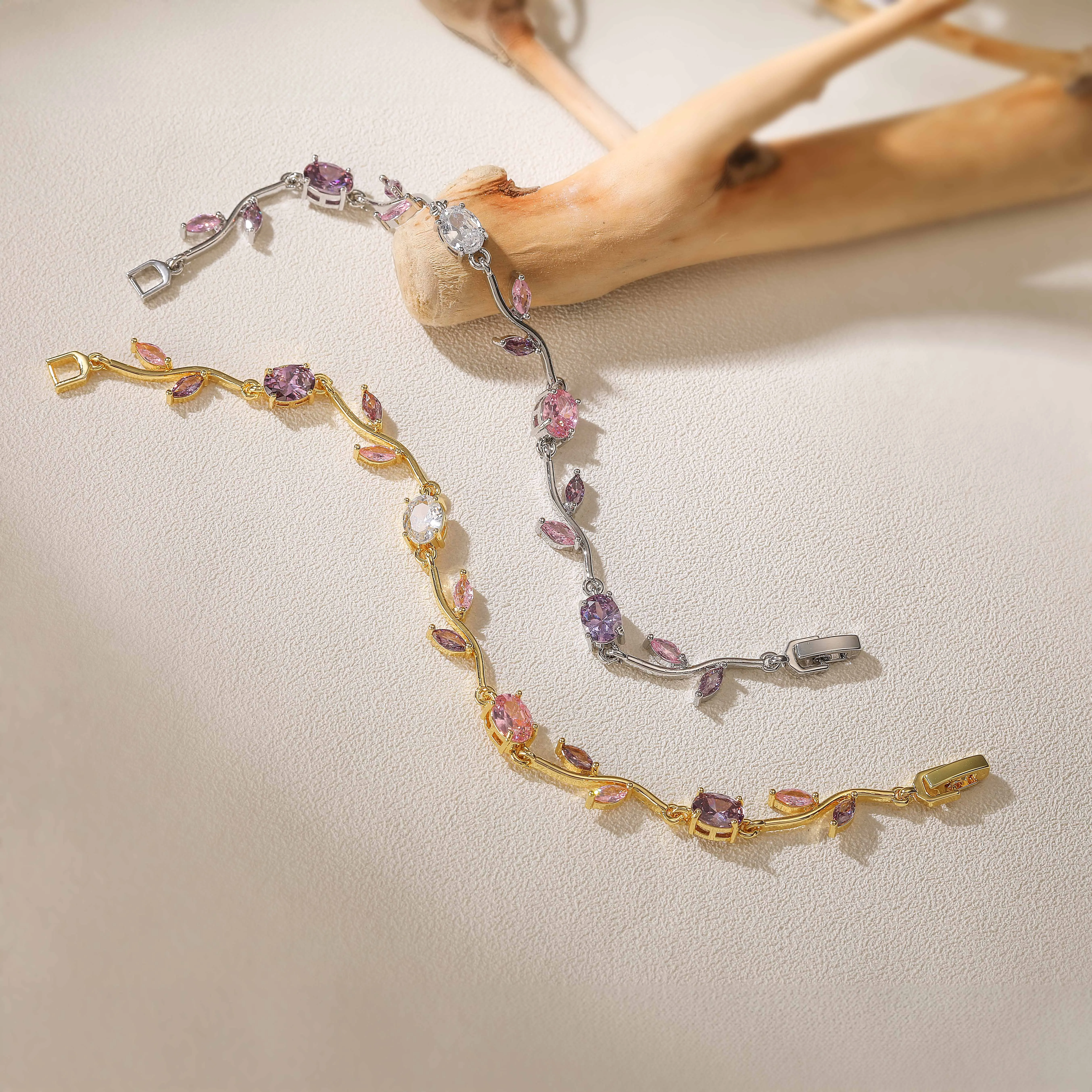 

HECHENG, Pink Zircon Wrist Chain with Vine Flowers, Sweet and Romantic Metal Jewelry for Women, 1 Piece