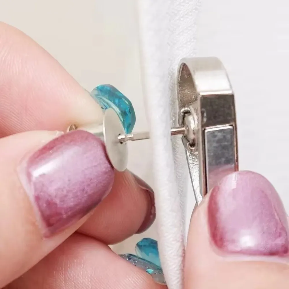 

8PCS Anti-Slip Magnetic Curtain Buckle Rustproof Heart-Shaped Shower Curtain Hooks Alloy Simple Window Screen Fix Fastener Clip