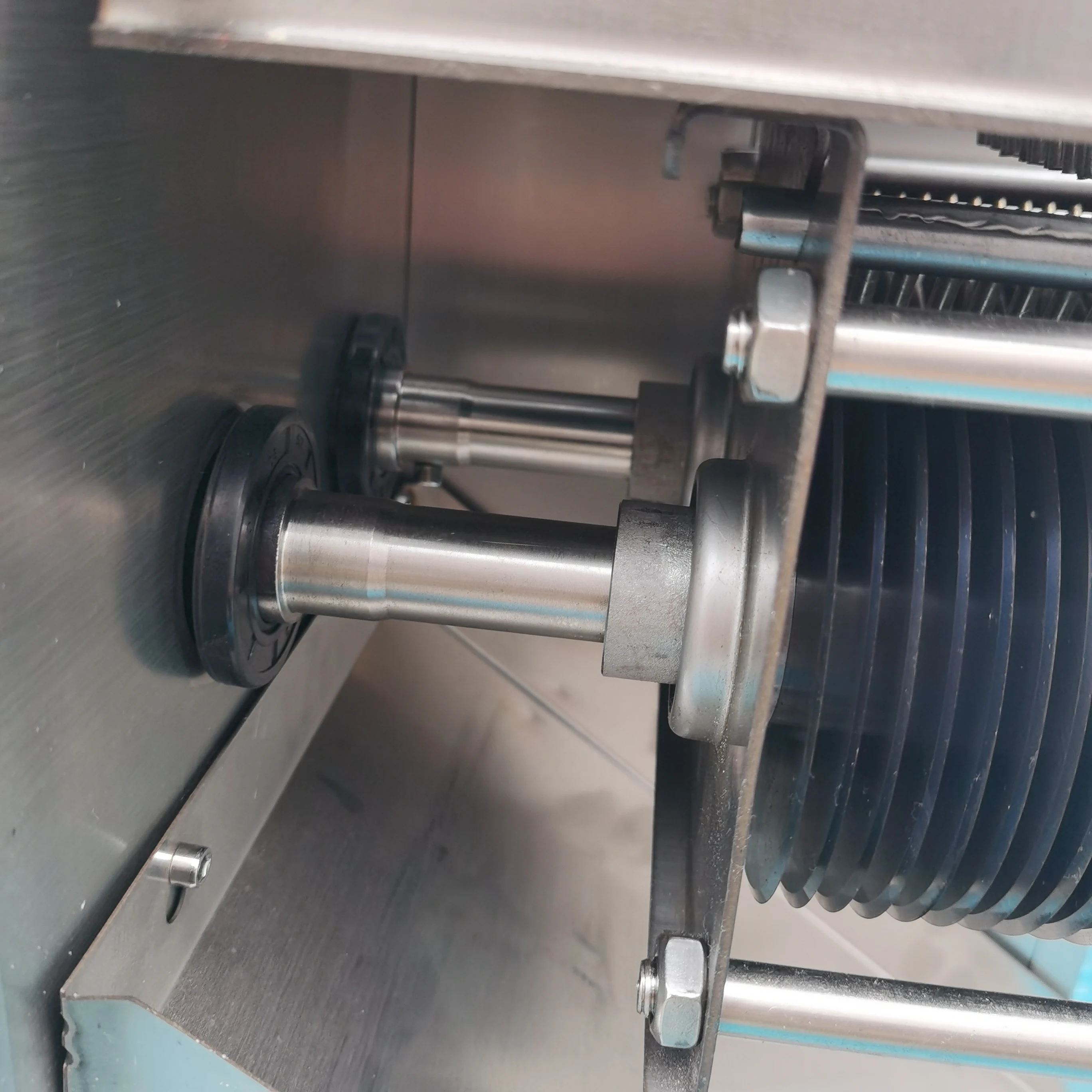 

Automatic Meat Slicer Machine Meat Strip Cutter Machine Pectus Dicer Machine Shredded Meat Cutting Machine Comes Wth 2 Blades