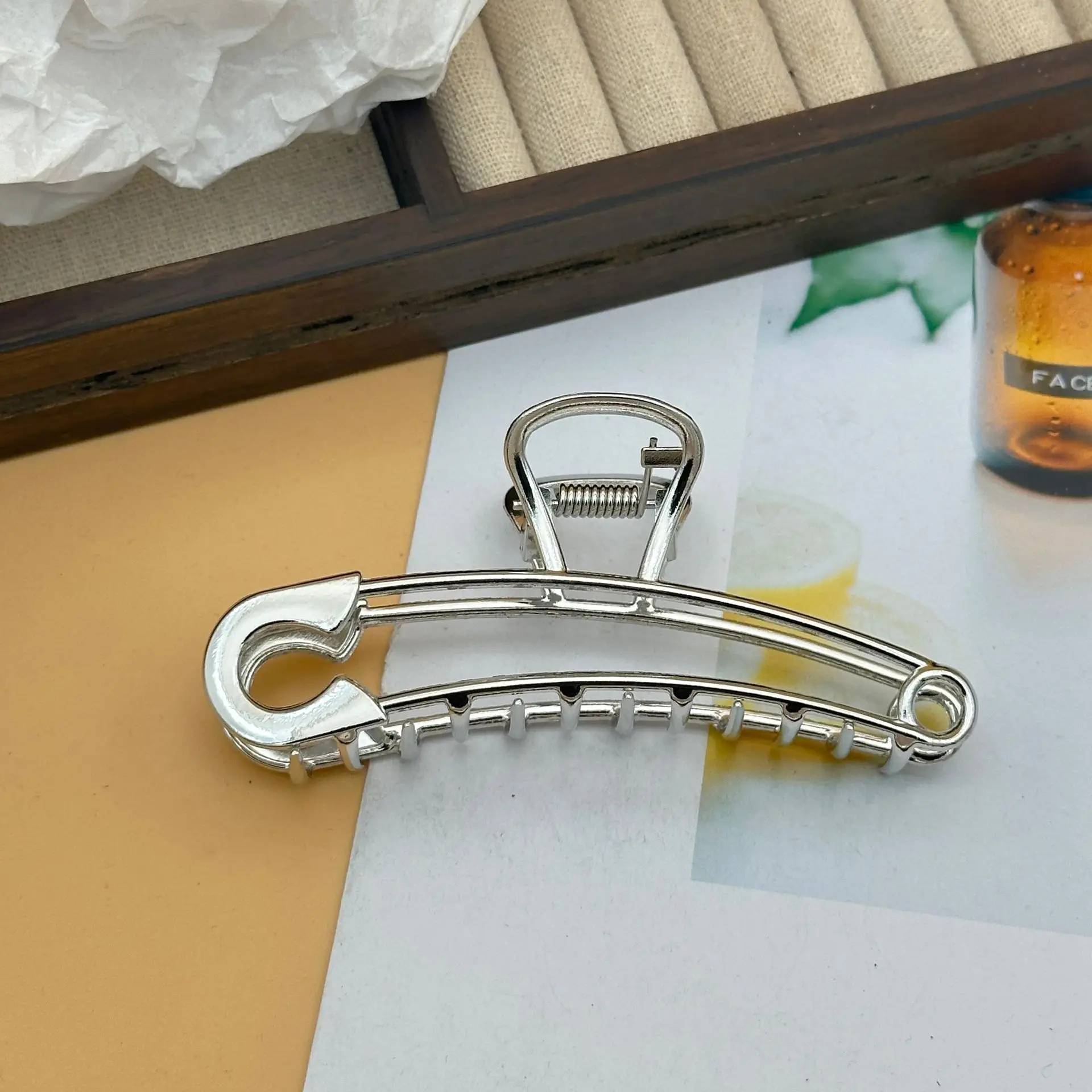 Horquilla Y2K con diseño minimalista francés, horquilla grande galvanizada suave, temperamento femenino, clip para agarrar la cabeza trasera