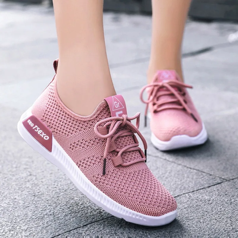 

Versatile Sports Shoes Casual Style Fashionable Trend Running Commuting One Foot Kick New Women's Sports Shoes Launched