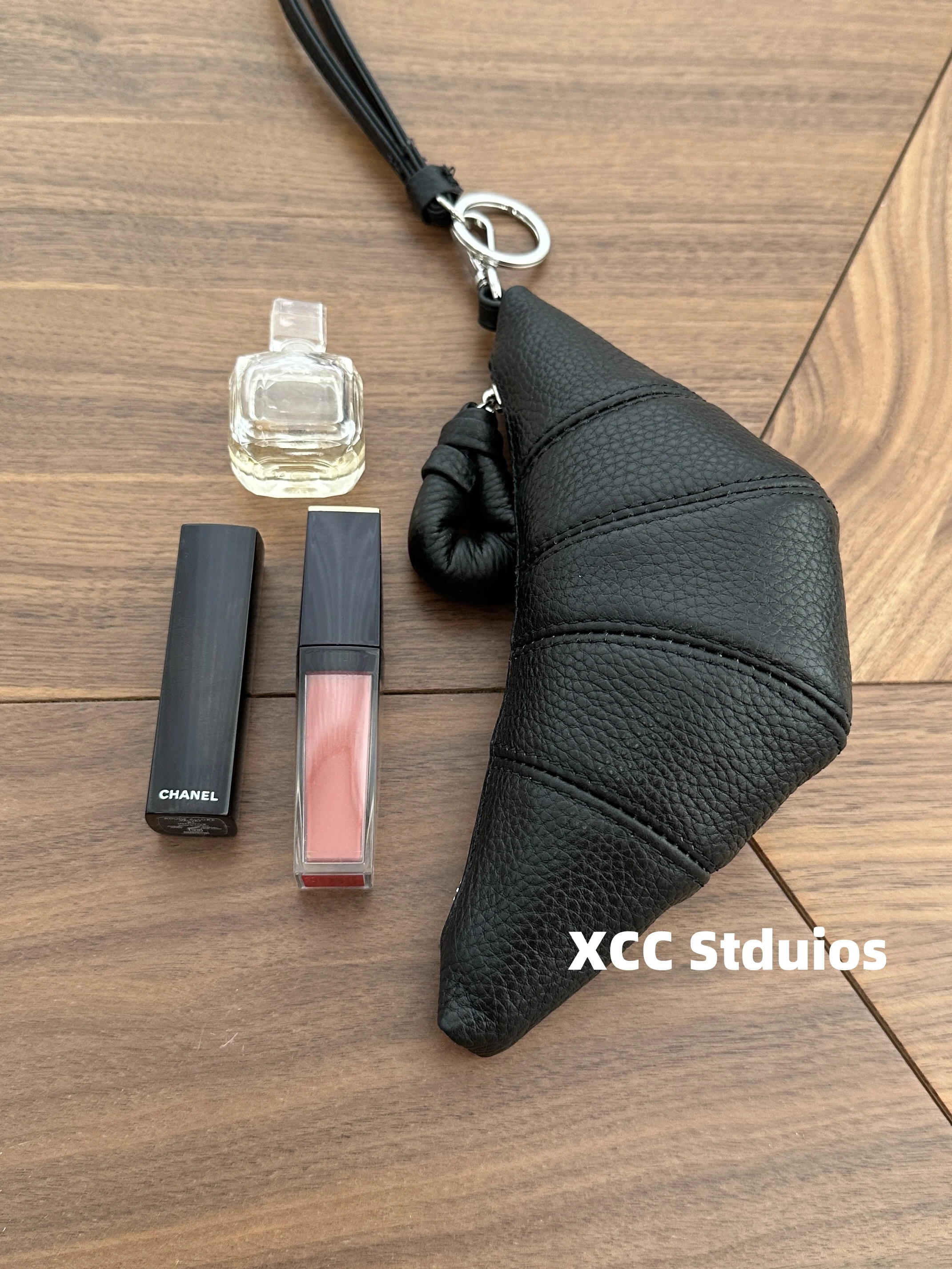 adjustable-supple-cowhide-horn-keychain-purse-women's-dumpling-shaped-wallet-top-layer-cowhide-korean-style-bag