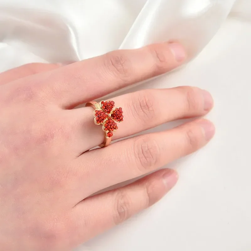 A new four-leaf clover red rotating ring and open ring, for your best friend