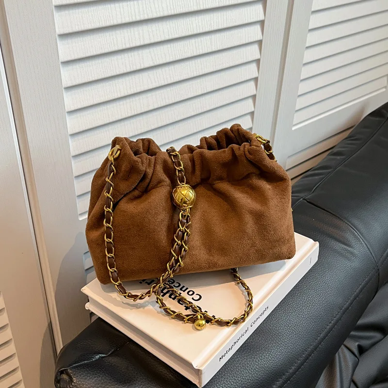 

2025 New Crinkle Cloud Bucket Bag for Women, Vintage Chain Strap Shoulder Purse, Luxe Hobo Crossbody, Textured & Elegant​