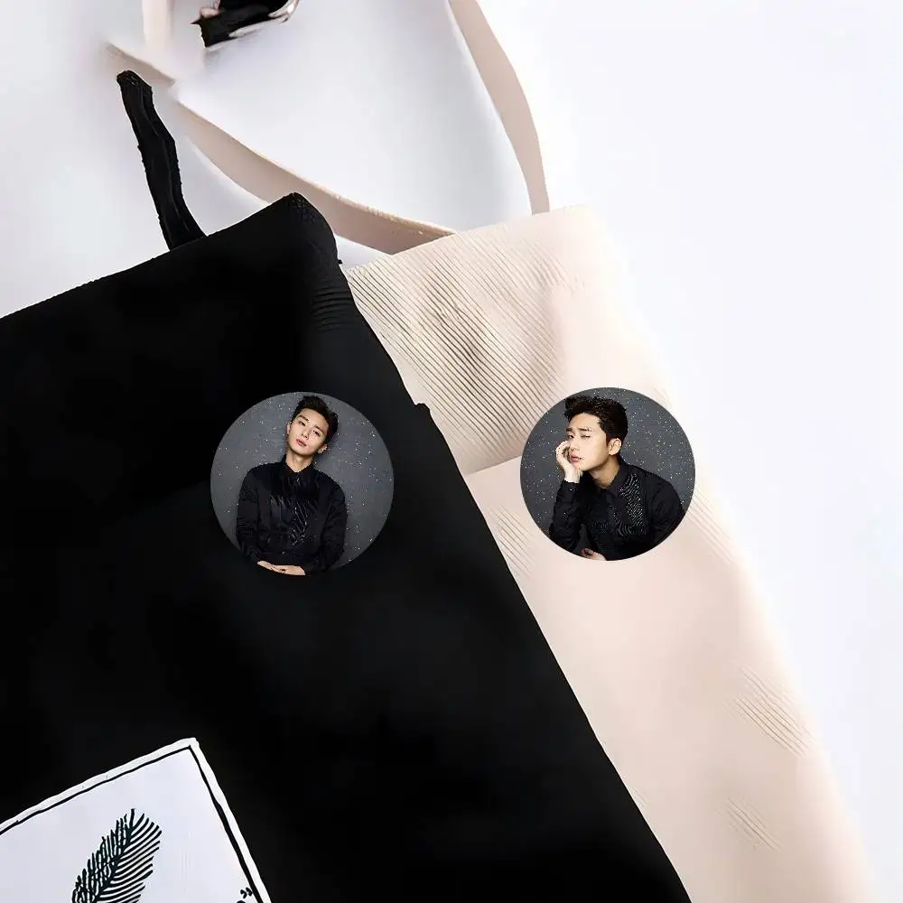 P-Park Seo-joon شارات 32/44/58 مللي متر دبابيس كرتونية مستديرة دبابيس يدوية لحقيبة الظهر مجوهرات اكسسوارات هدايا شارة إبداعية