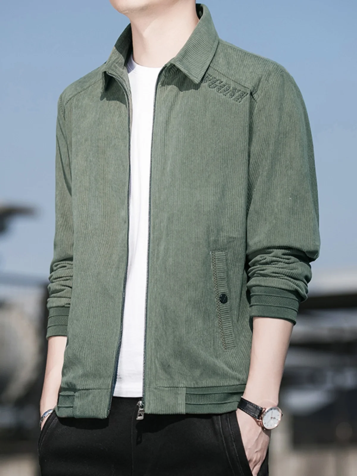 

Мужская вельветовая куртка с воротником, новая модная верхняя одежда, осенняя куртка с вышивкой, весенне-осенняя молодежная куртка в стиле кэжуал