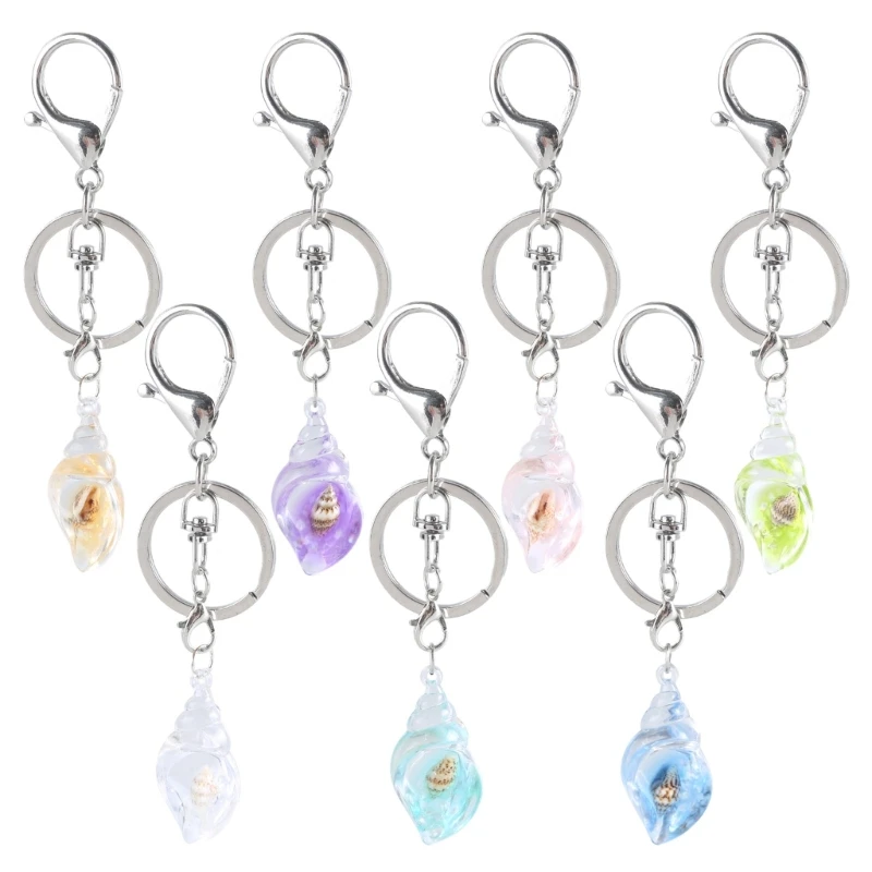 Portable Conch Keychain Accessory Unique Gifts Elegant Marine Themed Key Chain for Fashion Forward Individuals