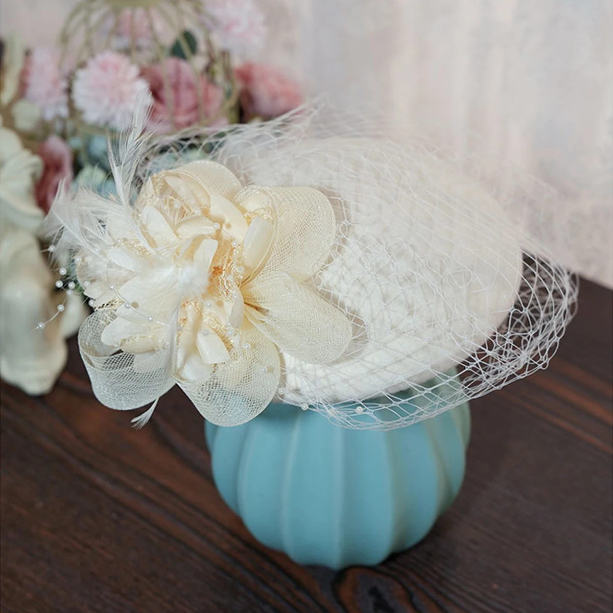 

Wool Felt Bridal Fascinator Hat with Veil Flower Beads Feather for Women Lady Church Cocktail Tea Party Wedding Dress Hats