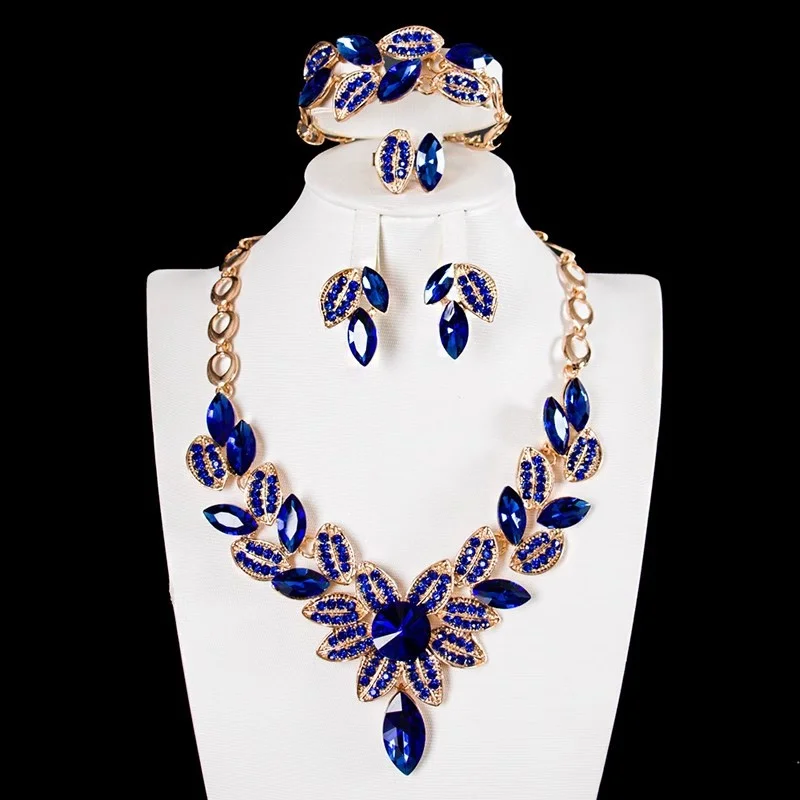 

4 pcs New fashionable crystal necklace and earrings set - women's collar chain for formal occasions accessory