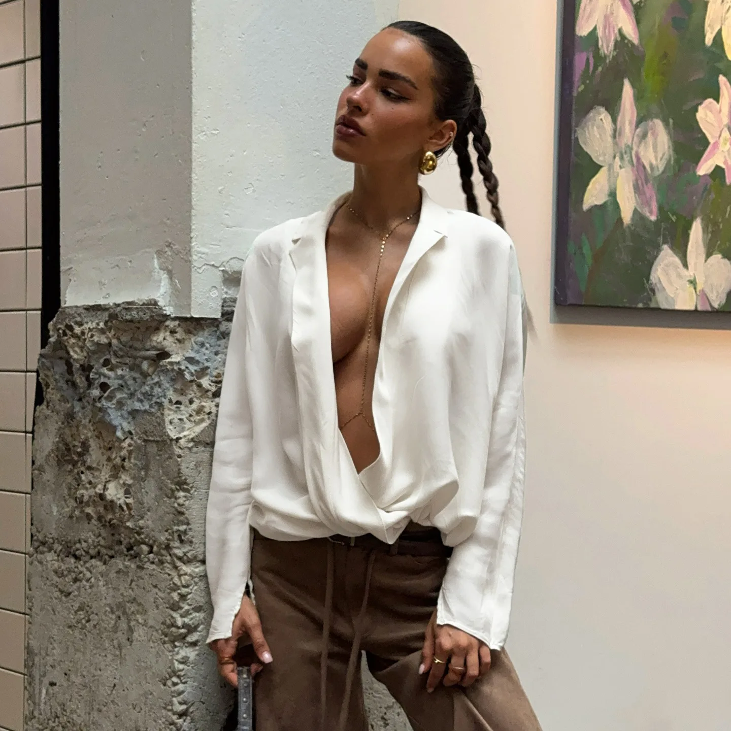 2025年秋 レディース 無地シャツ ノッチクロス ディープVネック 長袖 ルーズ カジュアル オールマッチング ベーシックトップス オフィスレディブラウス