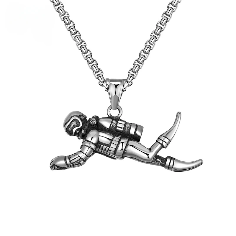 

European and American trendy jewelry - stainless steel personalized hip-hop diver men's necklace, party gift preferred