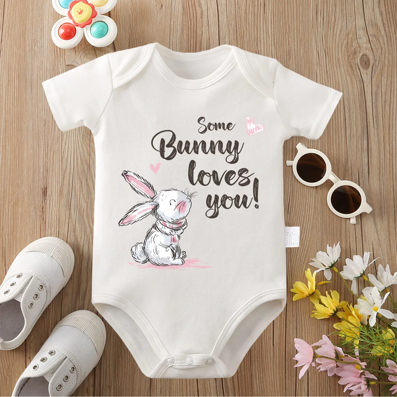 

Ткань из чистого хлопка Some Bunny Loves You, удобный комбинезон с принтом для ребенка, комбинезон для новорожденных от 0 до 12 месяцев