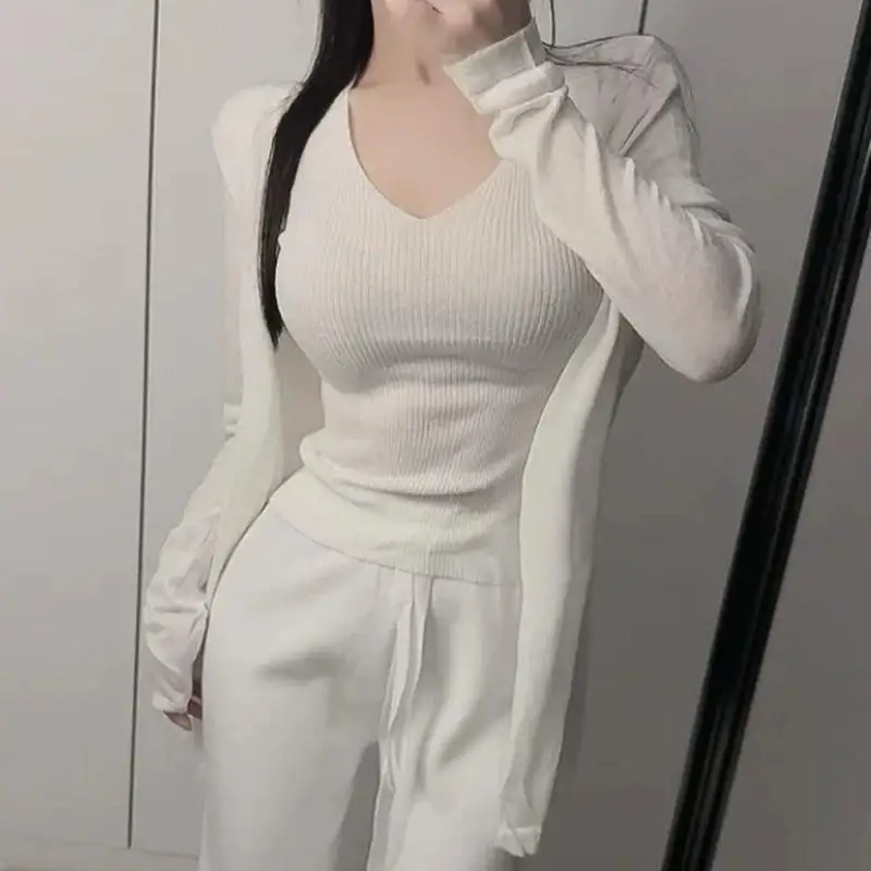 Dongda Gate New Pure Desire Lockerer Strickpullover V-Ne ort Sve Damen-Set Faionable Spring Collection