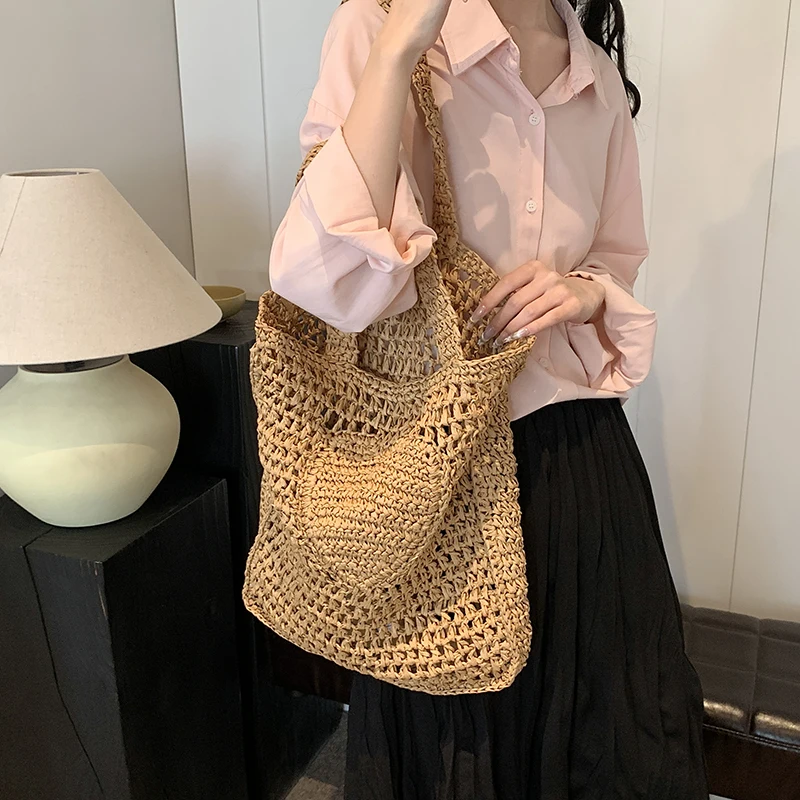 Pure hand-woven straw bag, excellent quality, high-end atmosphere on the grade, summer leisure vacation beach