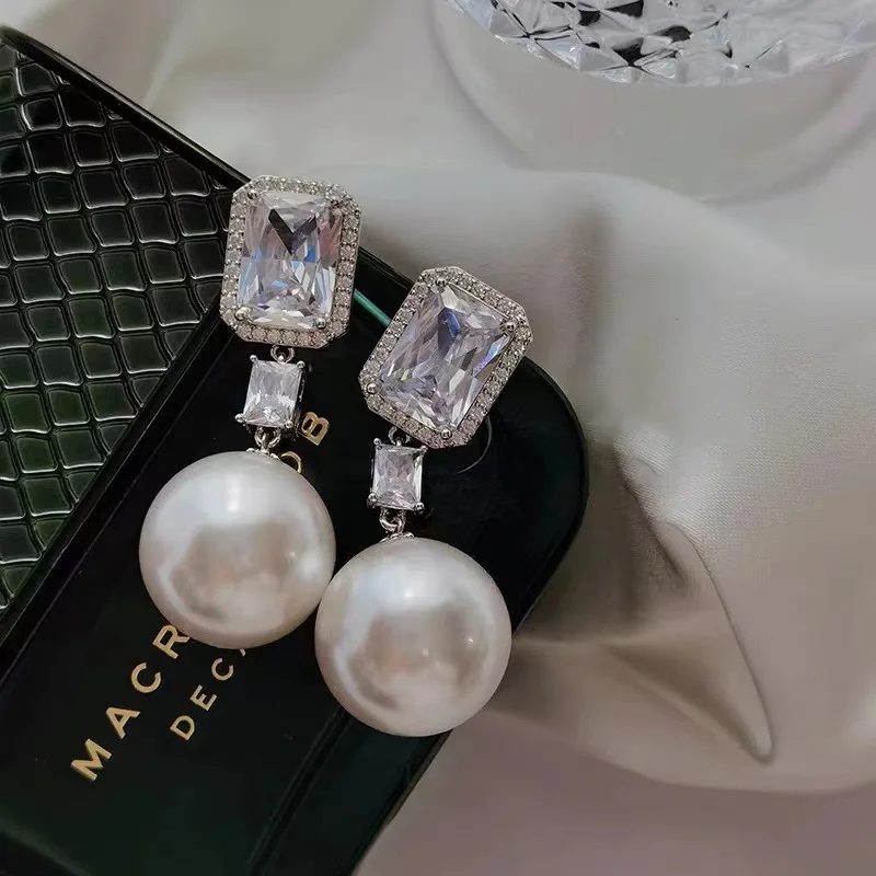 Sterling silver pink diamond pearl earrings for women, high-end ear studs with unique design, niche internet-famous ear jewelry
