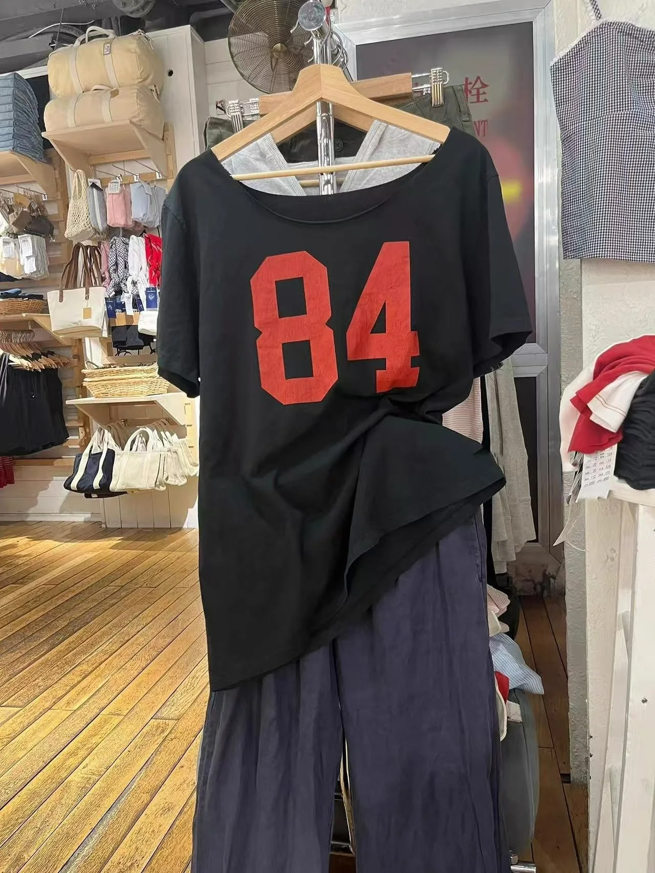 

84 Letter Print Black Loose T-shirt Women Raw Hem Slash Neck Short Sleeve Tee Shirts Summer Streetwear Vintage Casual Tops Tees