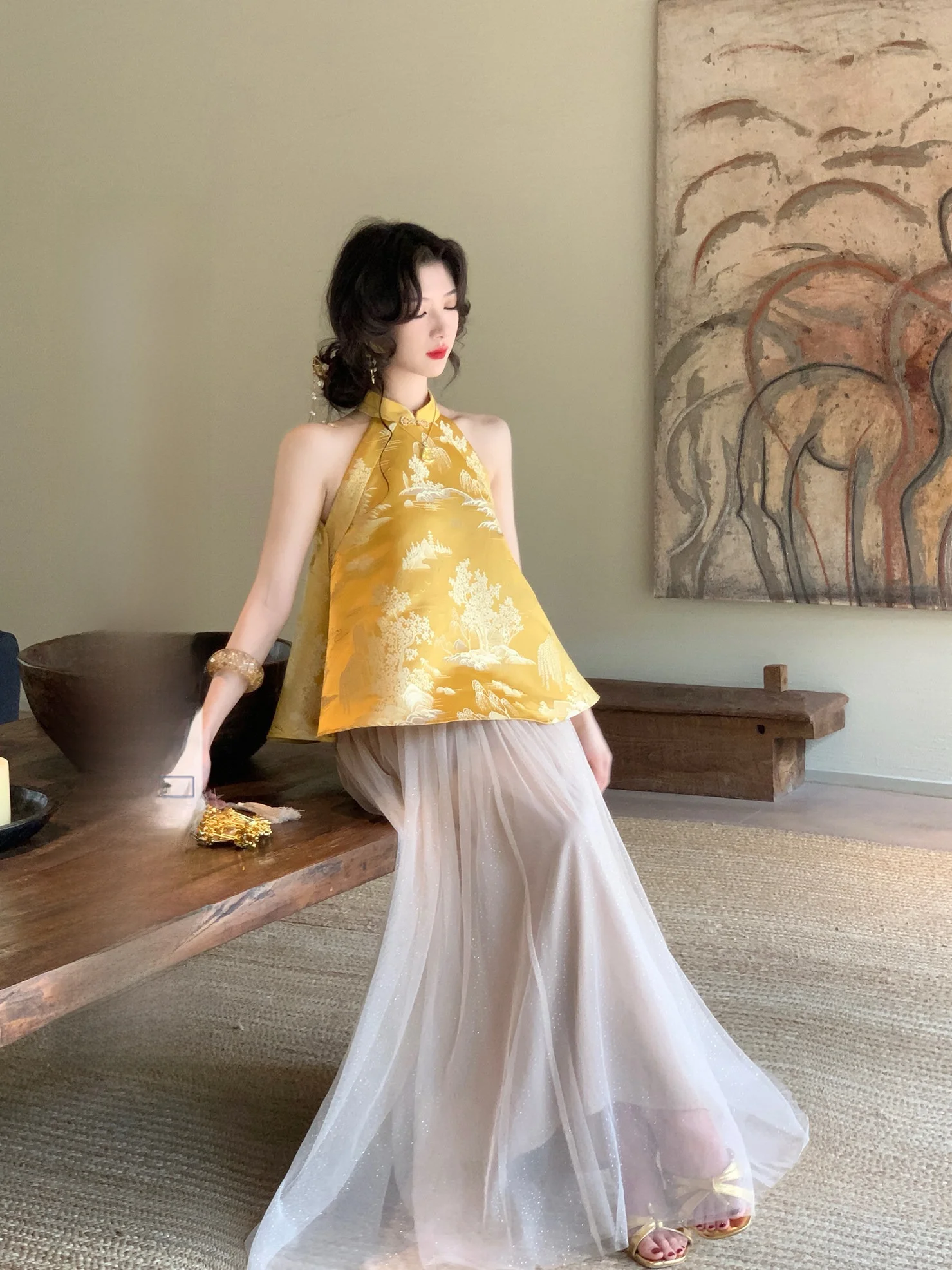 

New Chinese Style Gold Embroidered Satin Set Sleeveless Top And Half Skirt Ensemble Elegant Summer Fashion Women's Ensemble