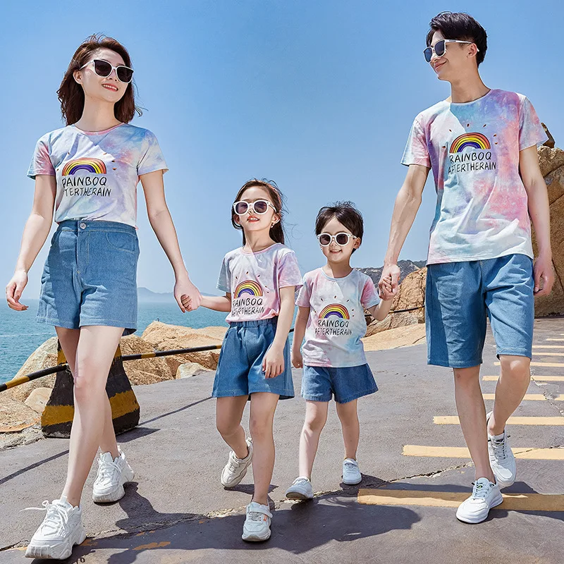 

Summer Beach Family Matching Outfits Mom Daughter Dad Son Cotton White T-shirt& Shorts Couple Lovers Clothes Holiday Seaside