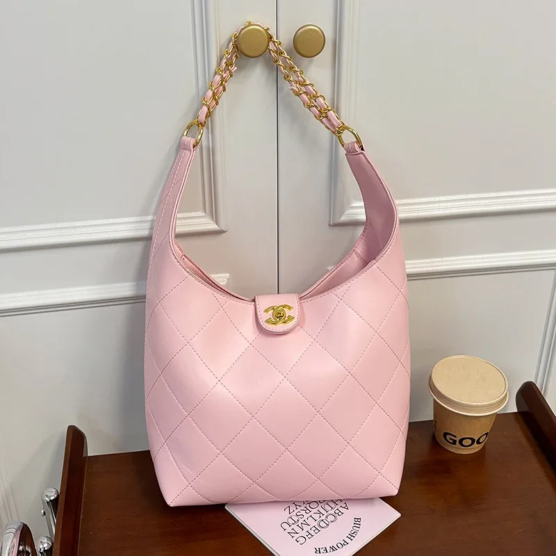 

2026 New Women's Quilted Tote Bag Luxury High-End Vintage Large Capacity Underarm Shoulder Handbag Elegant Commuter Daily Work Office Bag Trendy Chic Street Style Korean Fashion Retro Top Handle Purse Soft Leather Spacious Shopper Bag