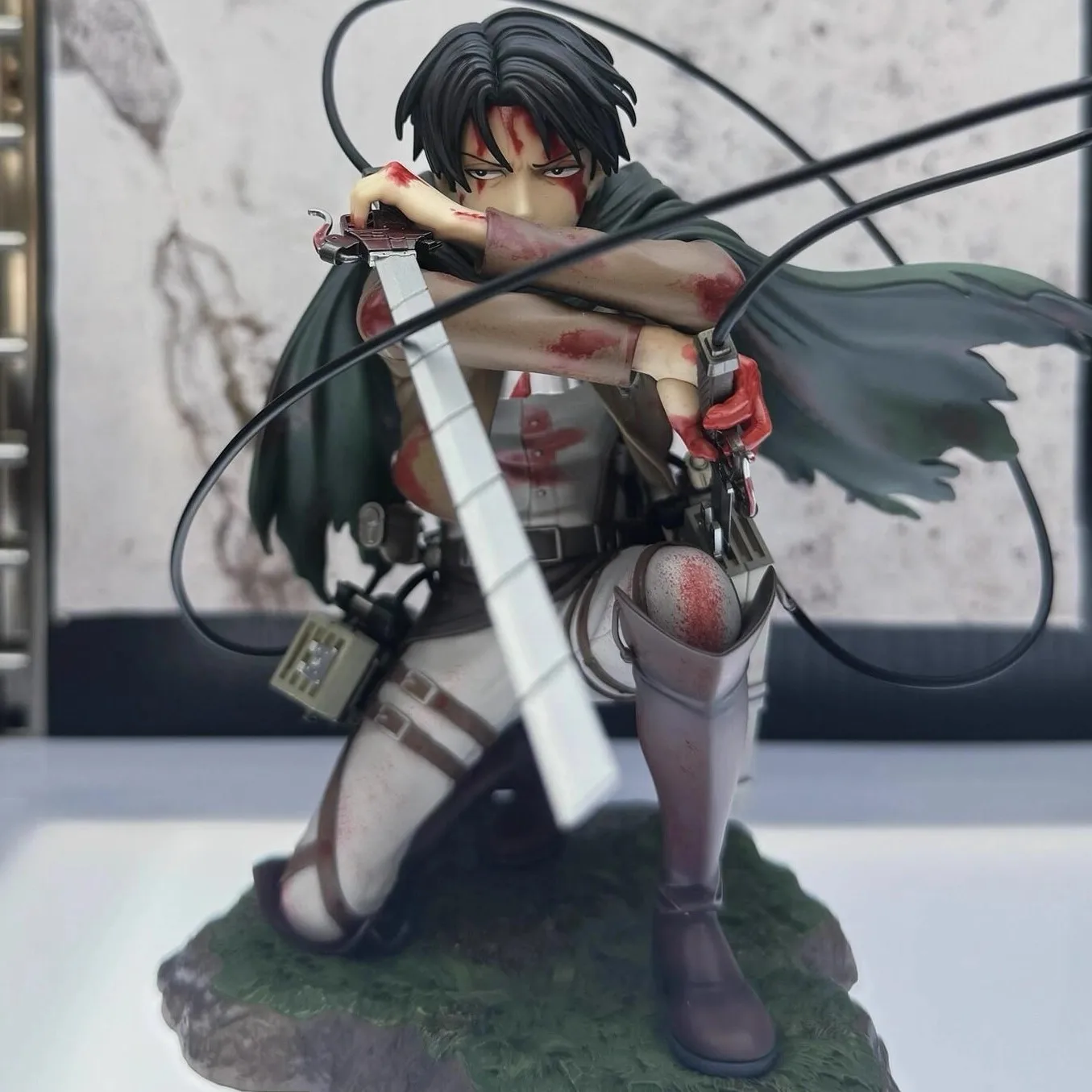 atta-on-titan-levi-figura-da-collezione-anime-surroundings-indossato-da-guerra-giocattolo-lungo-fatto-a-mano-modello-regalo-di-compleanno-tema-anime-giapponese