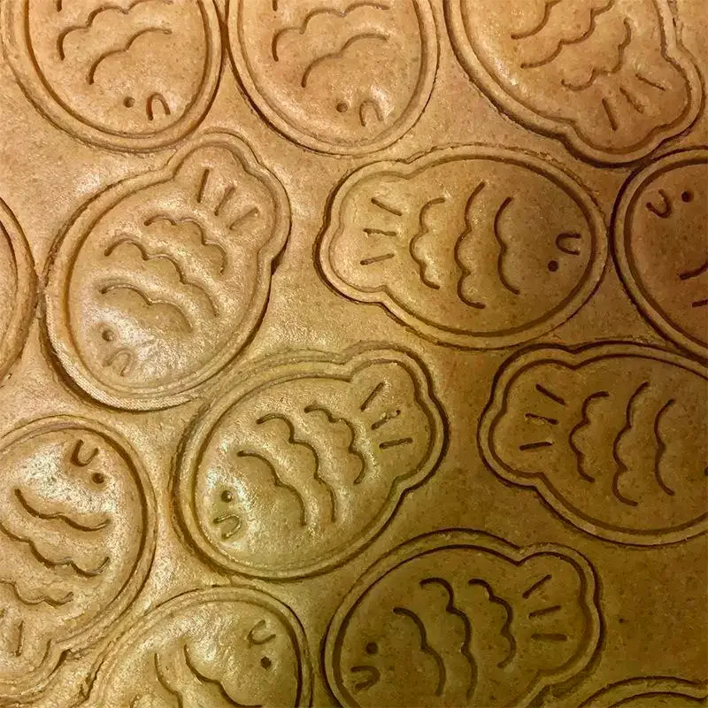 Cute Fish Shaped Cookie Cutter Plastic Biscuit Mold Embossing Stamp For DIY Baking Fondant Pastry Cake Decorating Tool