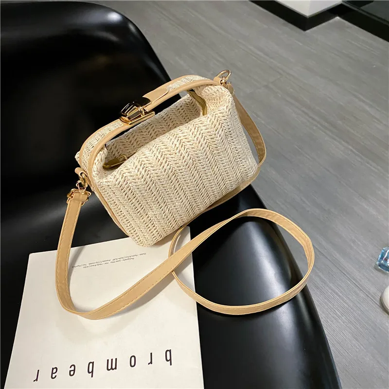 Fashionable Handheld Crossbody bags for Shoulder Bag Trendy Beach Grass Woven Bag purses and handbags small tote bags for women