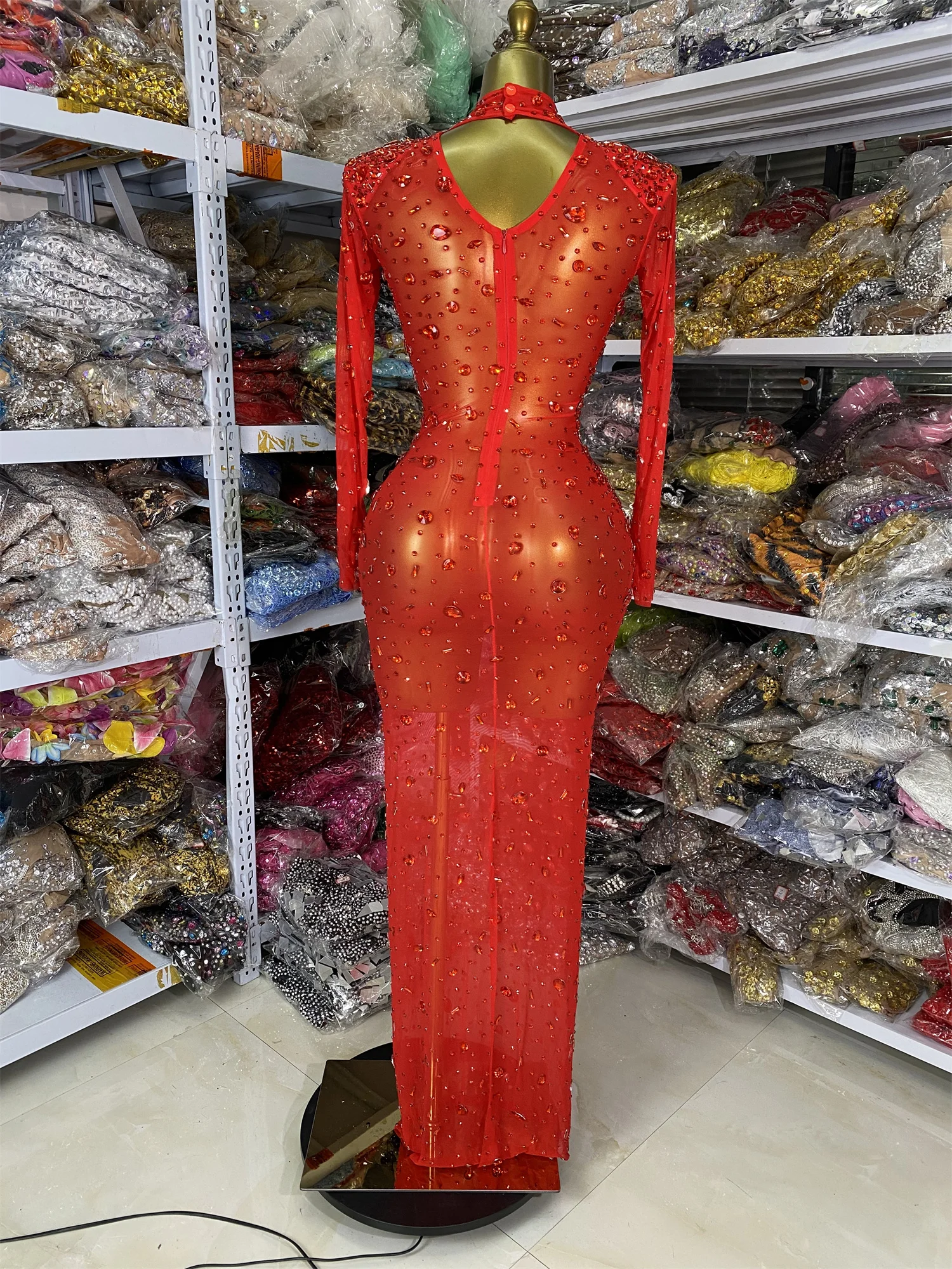 Vestidos de fiesta rojos de lujo para mujer, malla transparente con diamantes de imitación brillantes, manga larga, Maxi vestido largo de fiesta de noche para celebridades, sesión de fotos