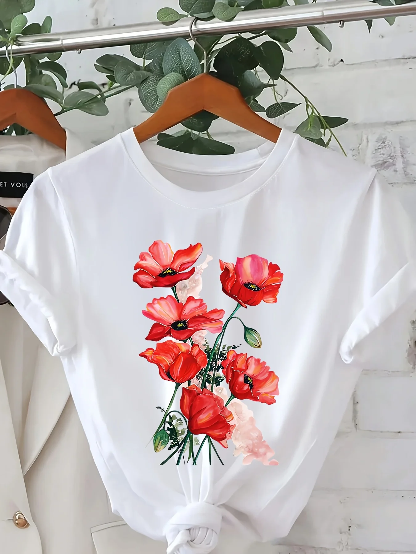 

Женская одежда Футболка с цветочным принтом и круглым вырезом с короткими рукавами Эстетическая одежда Повседневный топ на весну и лето