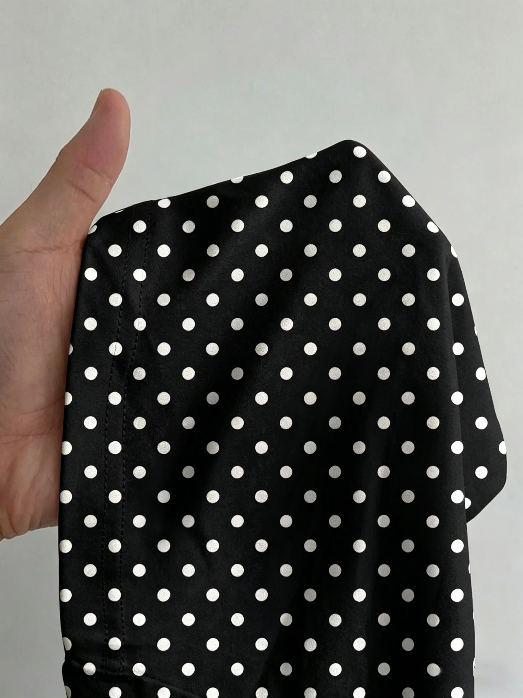Damen Polka Dot Off-Shoulder Kurzarm Crop Top mit seitlicher Raffung, schmal geschnittene, süße Oberteile, Blusas Para Mujer, Alltags-Streetwear, Sommer, Casual – Detail 5
